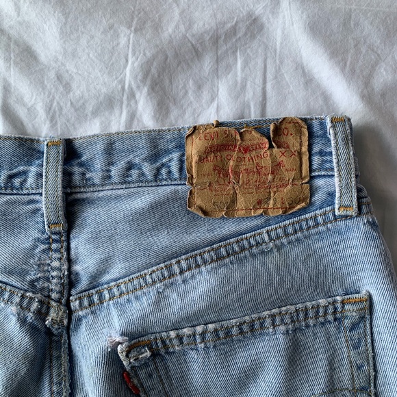 SOLD ON DEPOP Vintage Levi Jeans - Picture 8 of 11